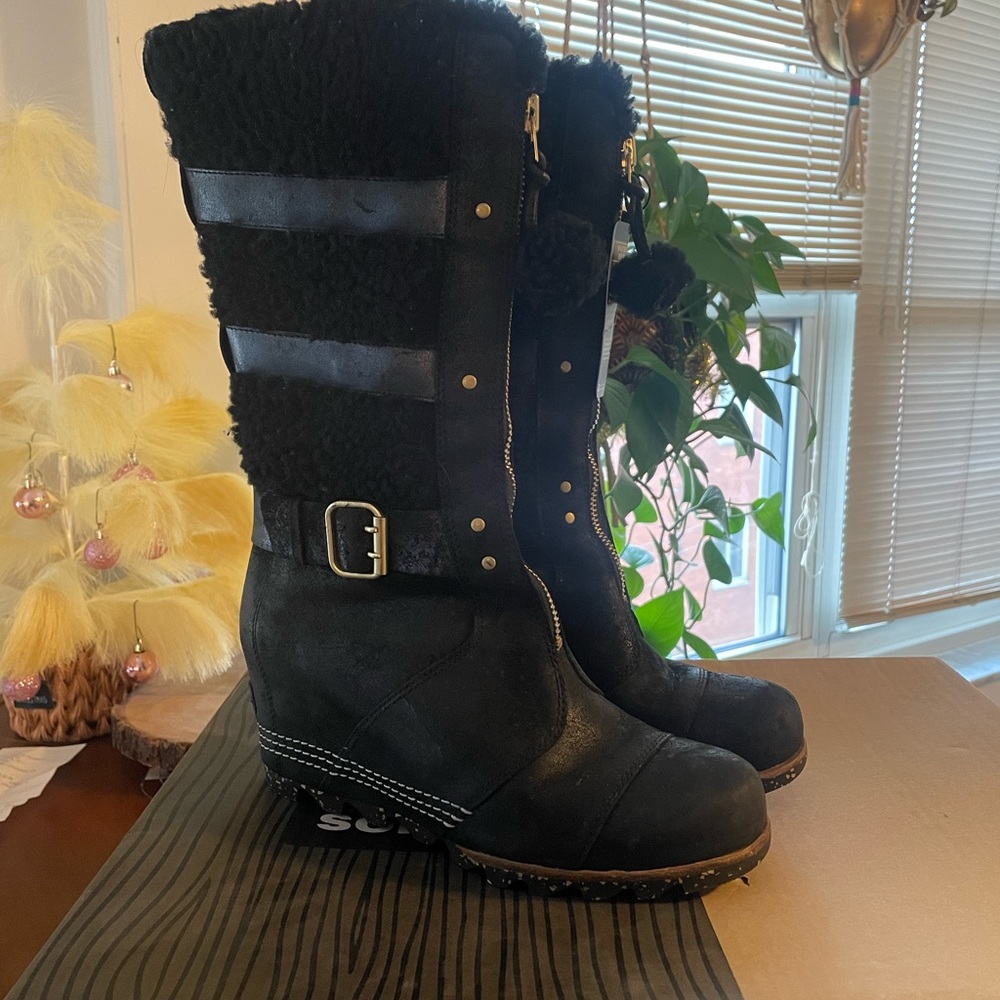 SOREL Black Wedge boot